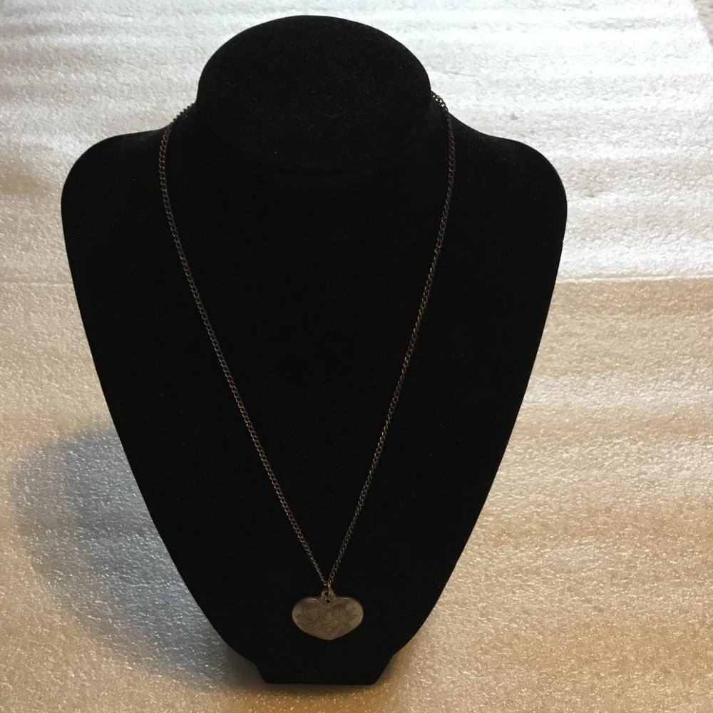 Very lovely Kirk Stieff pewter heart necklace